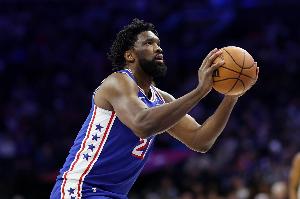 不在状态！恩比德首节7分钟2中1拿到3分出现4失误 正负值-13