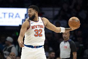 得靠你撑起来！唐斯半场11中5&罚球4中3拿到13分3抢断