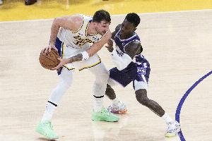 阿里纳斯：施罗德被禁赛3场有点离谱 不过詹东库班等确实碰不得