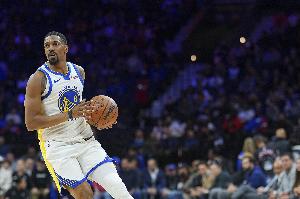 科尔：你能明显看出梅尔顿的自信心不断提升 队友们也都信任他