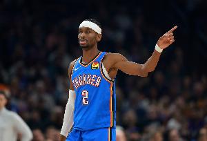 亚历山大：当攻防两端打出冲击力节奏比赛会变得很顺 也打得开心