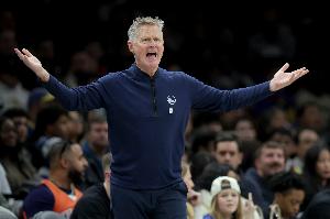 22胜19负！科尔：我们输了四五场本来能赢的比赛 收官阶段要加强