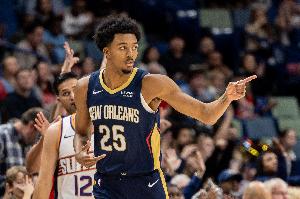 真馋人！墨菲上半场填满数据栏 11中7砍下18分4板2助2断1帽