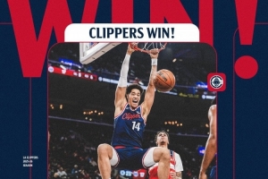 7中7！快船发布赢球海报：封面为尼德豪泽吃饼扣篮瞬间