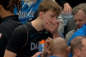 幸无碍！弗拉格防守时再崴左脚&回更衣室后返回赛场 还吃了止疼片