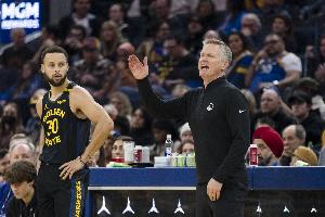 赛季过半如何评价球队？科尔：我们处在不错的位置 也更稳定了