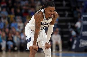 火箭媒体人：莫兰特本该是联盟门面 但他的坠落过程实在太疯狂了