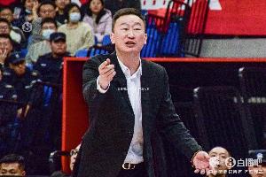 记者：青岛顶过人员荒最困难时期 再战广州全队需打起12分精神