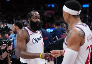 还有转机？名记：哈登离开快船的交易 目前还没有定论