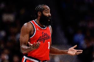 阿里纳斯：就想问哈登到底咋想的 从没听说过有人主动去克利夫兰