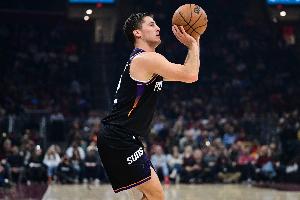 能攻善传！吉莱斯皮半场三分7中4拿到14分6助2断