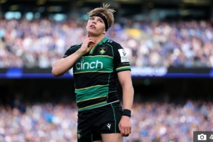 检查脉搏？英格兰橄榄球新星波洛克：庆祝动作灵感源自达洛特