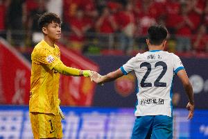 深圳记者辟谣杨希加盟新鹏城：是加盟上海海港，静等海港官宣