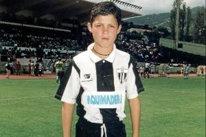 41岁的C罗生涯转会费：12岁2000欧，18岁1900万，33岁1.17亿