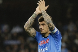 据悉缺阵45天到60天！那不勒斯官方：迪洛伦佐成功接受左脚手术