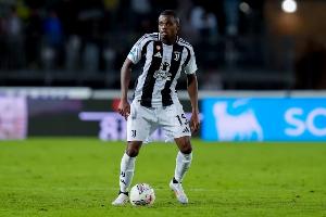 记者：曼联、维拉、纽卡、热刺均有意卡卢卢，球员无意离开尤文