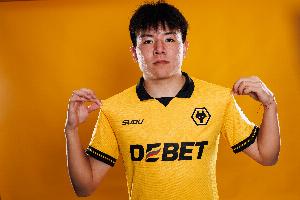 媒体人：规则上说，徐彬现在能踢狼队U21、也能踢巴恩斯利一线队