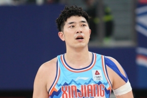 吴冠希连续两个赛季因伤报销 上赛季右膝手术 本赛季左膝韧带损伤