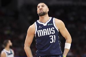 第二节爆发了一波！克莱14中6拿到19分 第二节独得14分&正负值+9