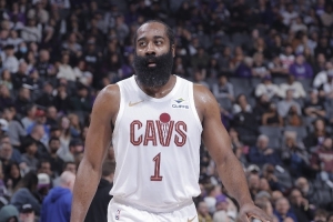 一个没丢！哈登末节4中4独得15分 三分3中3&4罚全中锁定胜局