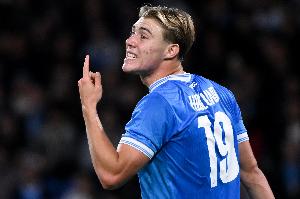 点射被扑到但仍然打进！霍伊伦：很走运，我需要多练习罚点球