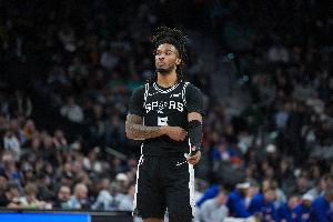 战神卡附体？！卡斯尔19中15狂轰40+三双 闪耀生涯之夜！