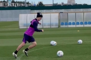 愈发接近复出！加维社媒晒照已恢复有球训练，是9月手术后首次